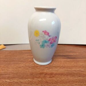 Vintage* Fine China Handpainted Floral Vase